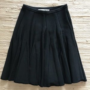 Diane Von Fustenberg Black pleated skirt Petite